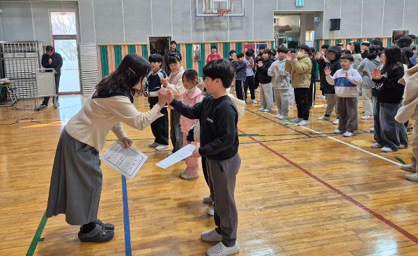학급 이끔이 임명장 수여 및 학생생활안전교육